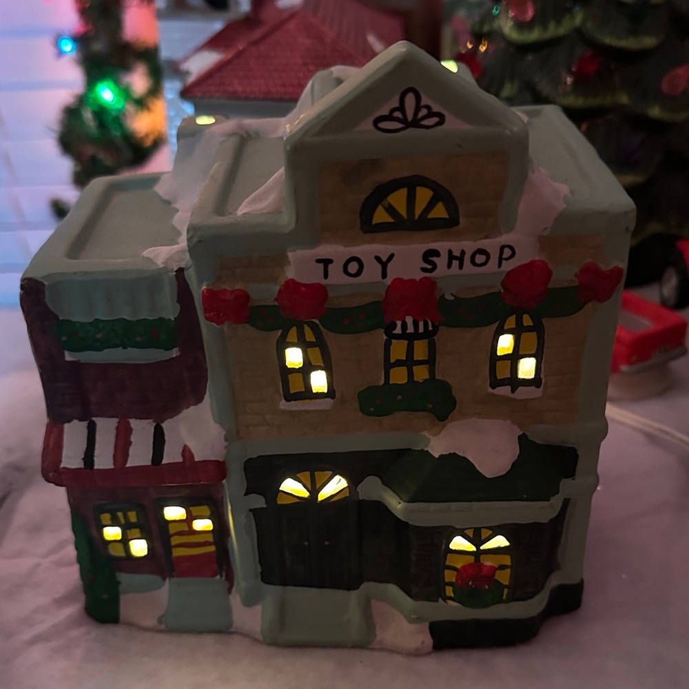 Christmas Snow Village Ceramic Toy Shop vintage 1995 Decor